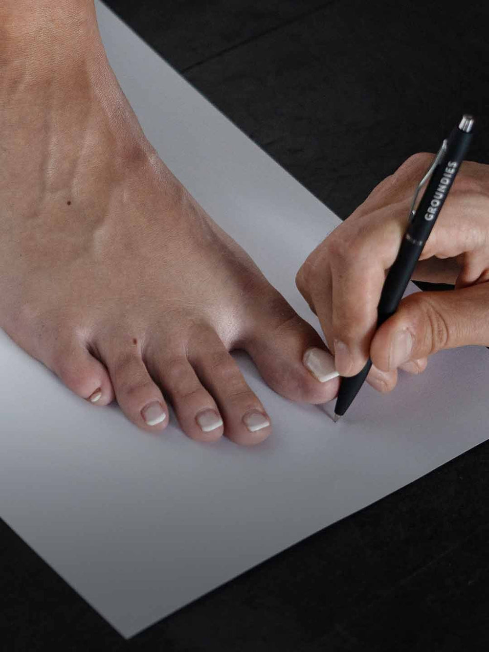How do I determine my shoe size?